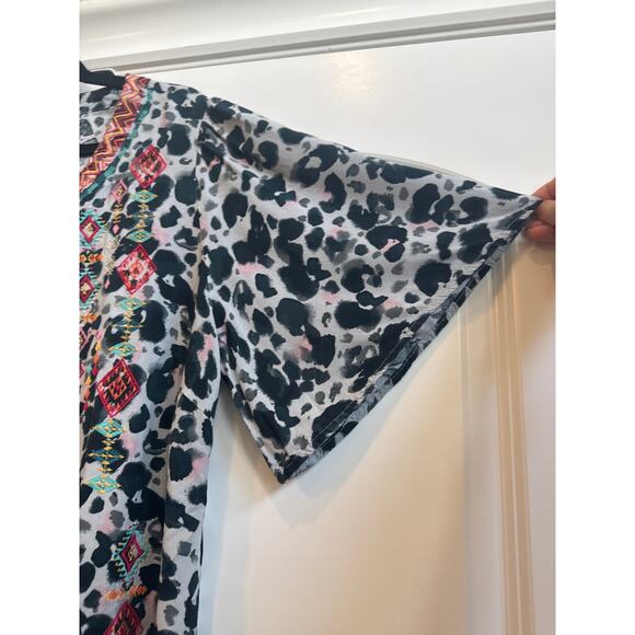 Savanna Jane Black and White Print Top with Multicolor Embroidered Tribal Design - Picture 5 of 7